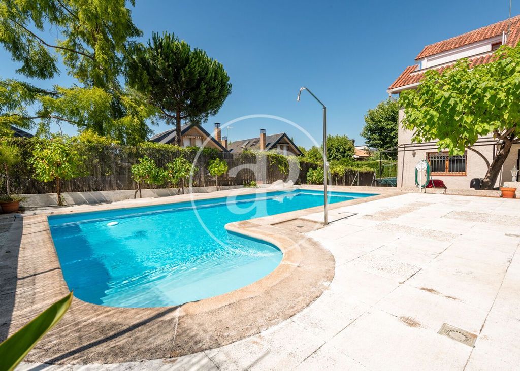 Maison de luxe à vendre à Pozuelo de Alarcón, 1 450 000 €, Photo 1