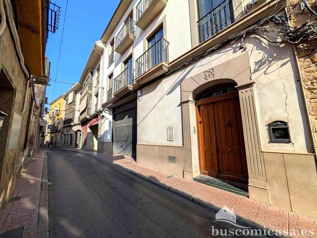 Luxury House for sale in Linares, 475 000 €, Photo 1