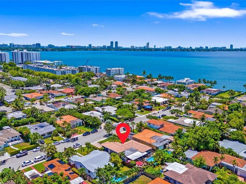 Luxury House for sale in North Bay Village, 853 555 €, Photo 4