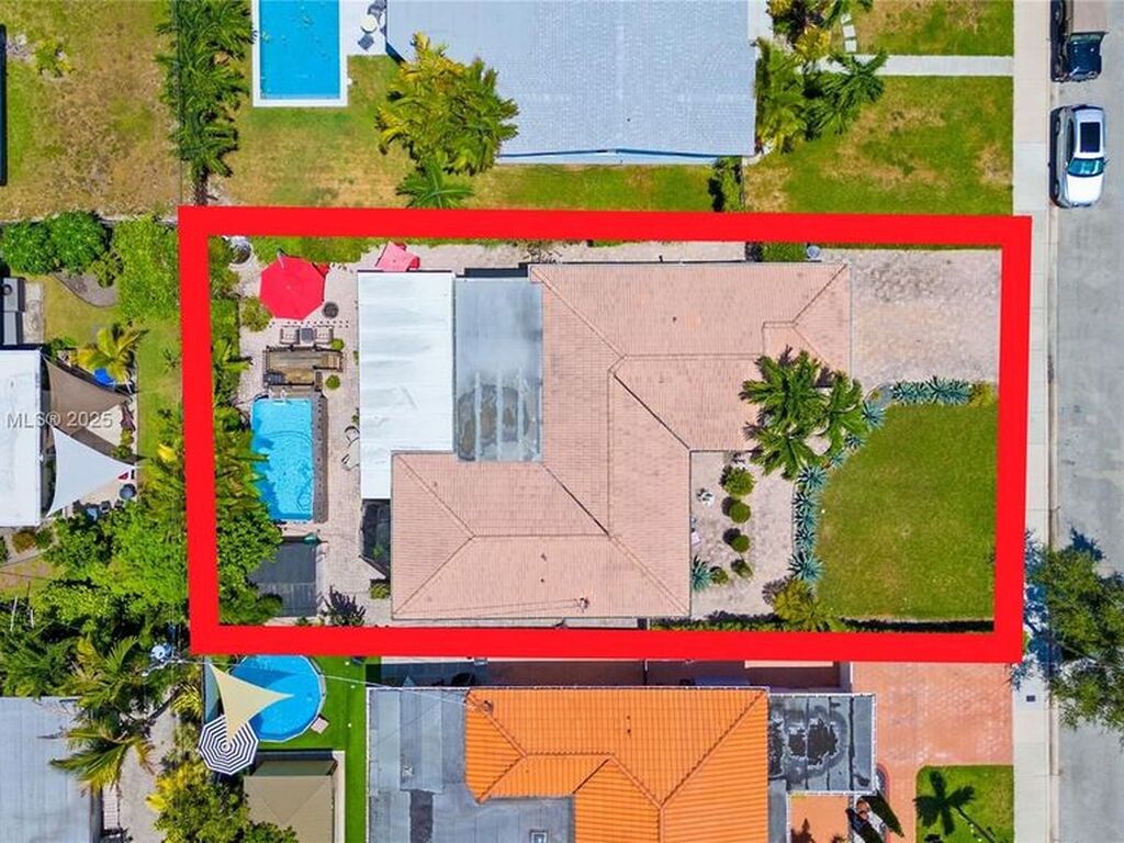 Luxury House for sale in North Bay Village, 853 555 €, Photo 5