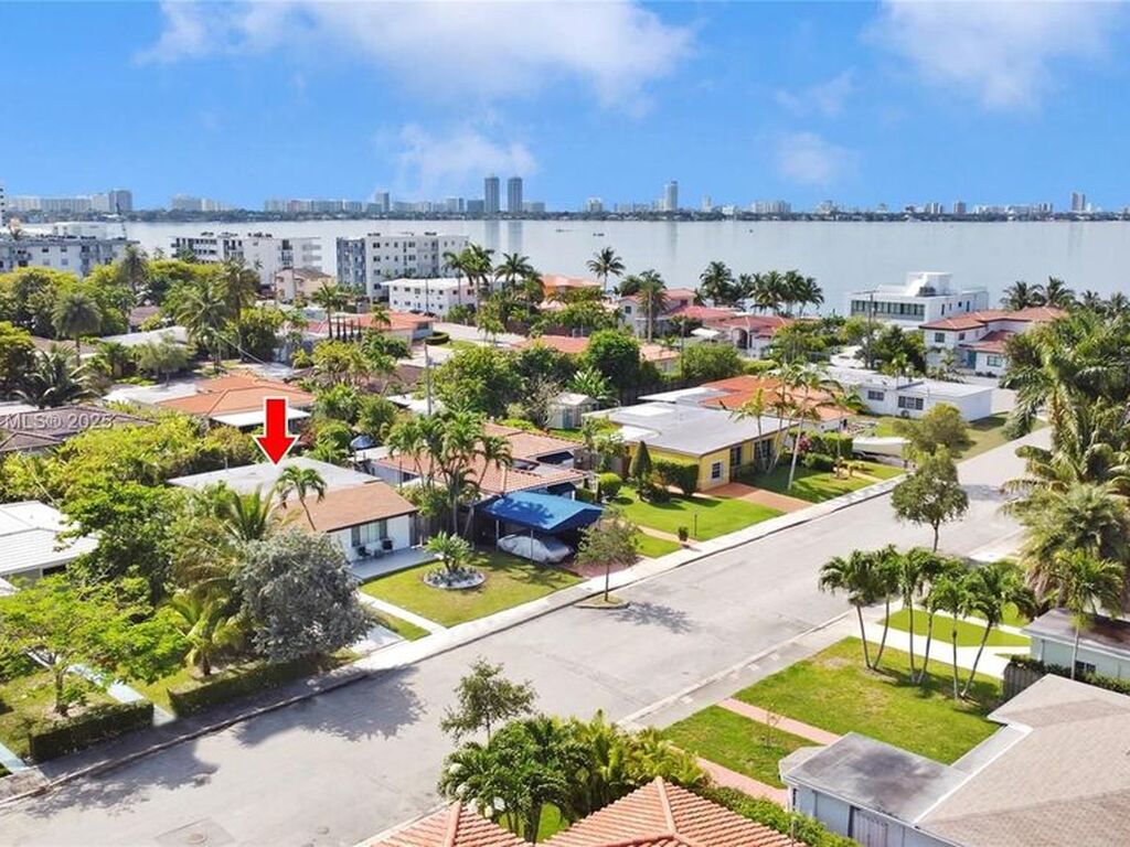 Luxury House for sale in North Bay Village, 937 531 €, Photo 7