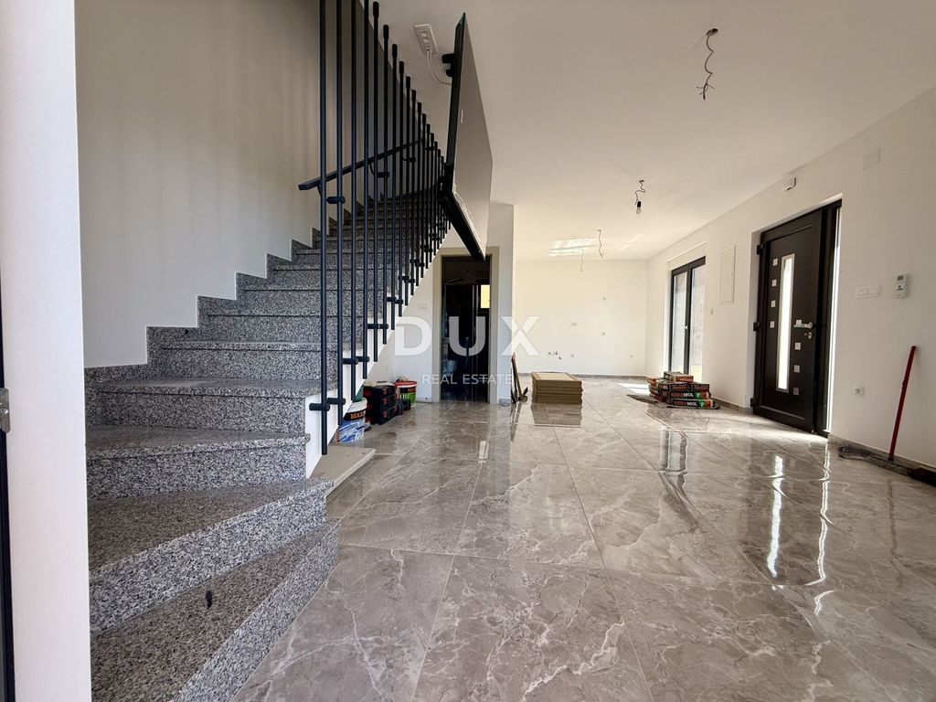 Appartement de luxe à vendre à Crikvenica, 400 000 €, Photo 3