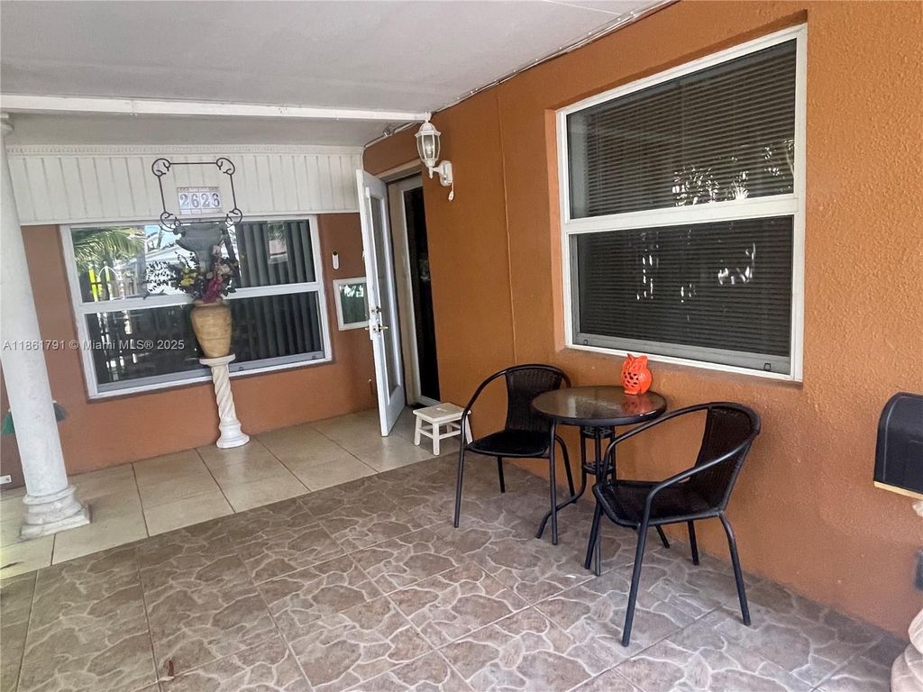 Luxury House for sale in Hollywood, 557 131 €, Photo 3