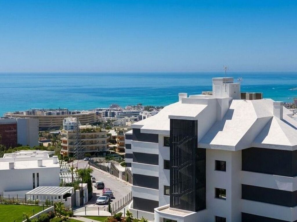 Luxury Apartment for sale in Fuengirola, 1 250 000 €, Photo 1