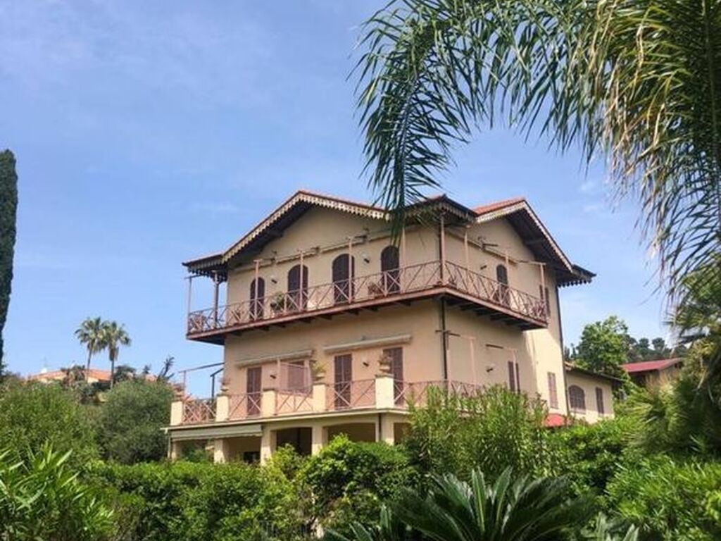Luxury Apartment for sale in Bordighera, 700 000 €, Photo 1