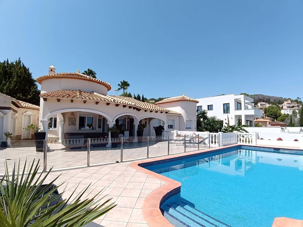 Luxury House for sale in Denia, 890 000 €, Photo 1