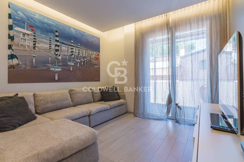 Luxury Apartment for sale in Riccione, 560 000 €, Photo 2