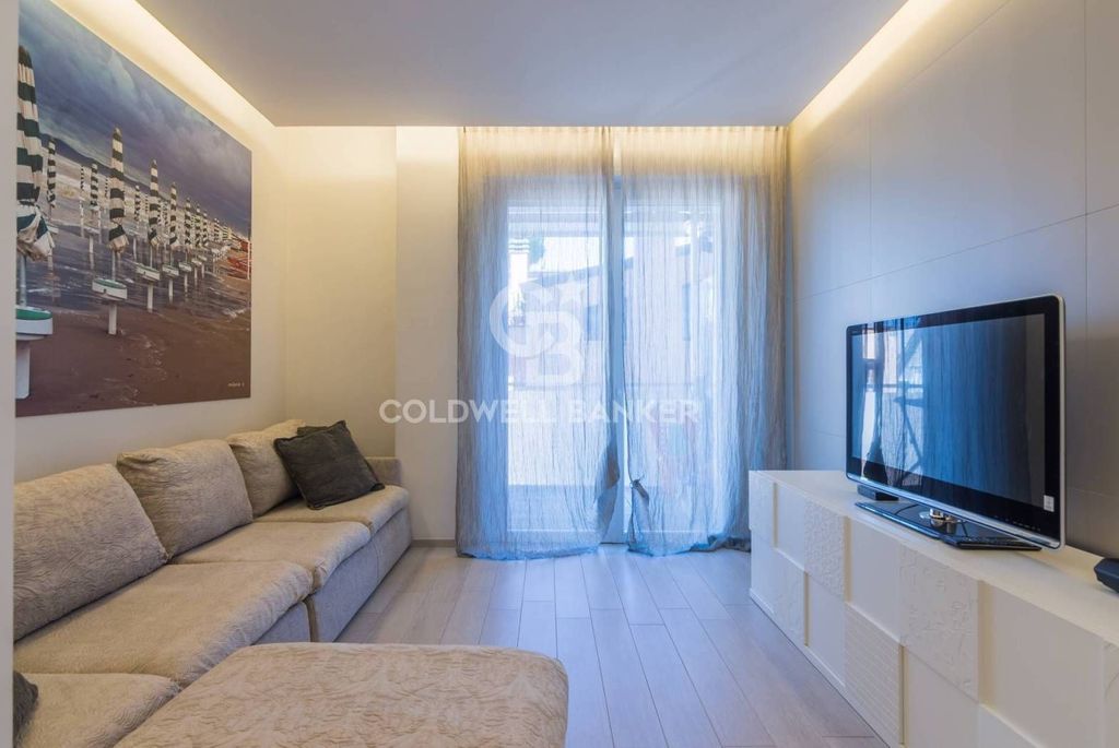 Luxury Apartment for sale in Riccione, 560 000 €, Photo 3
