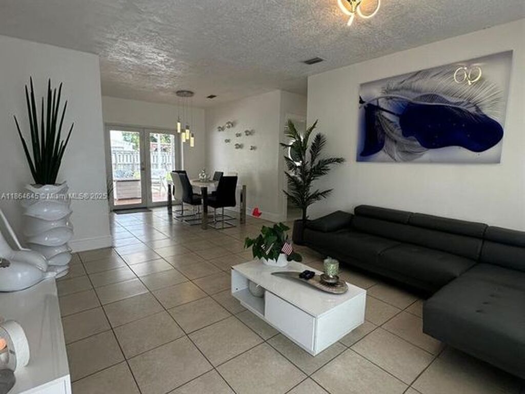 Luxury House for sale in Hollywood, 454 976 €, Photo 4