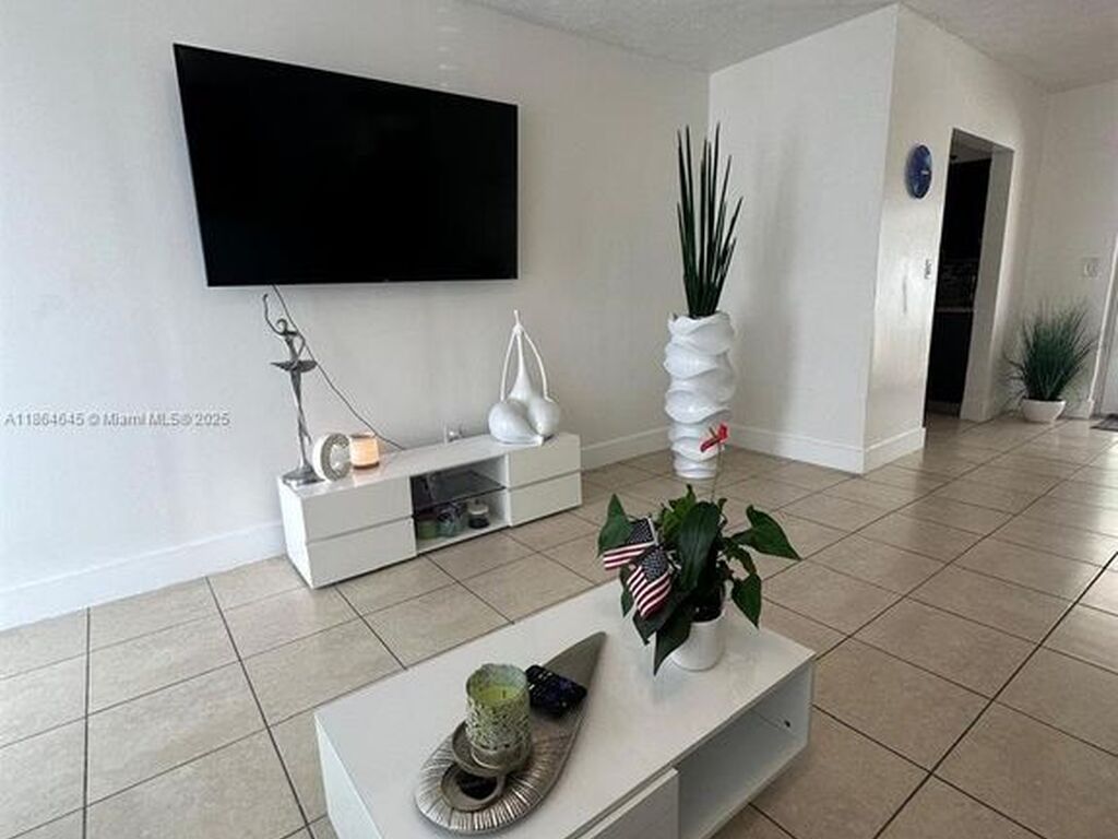 Luxury House for sale in Hollywood, 454 976 €, Photo 6