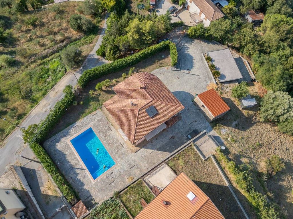 Luxury House for sale in Lustra, 405 000 €, Photo 1