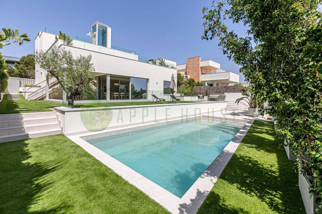 Luxury House for sale in Sitges, 2 690 000 €, Photo 1