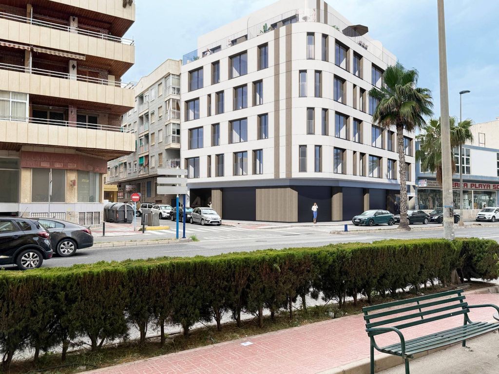Luxury Apartment for sale in Torrevieja, 410 000 €, Photo 1