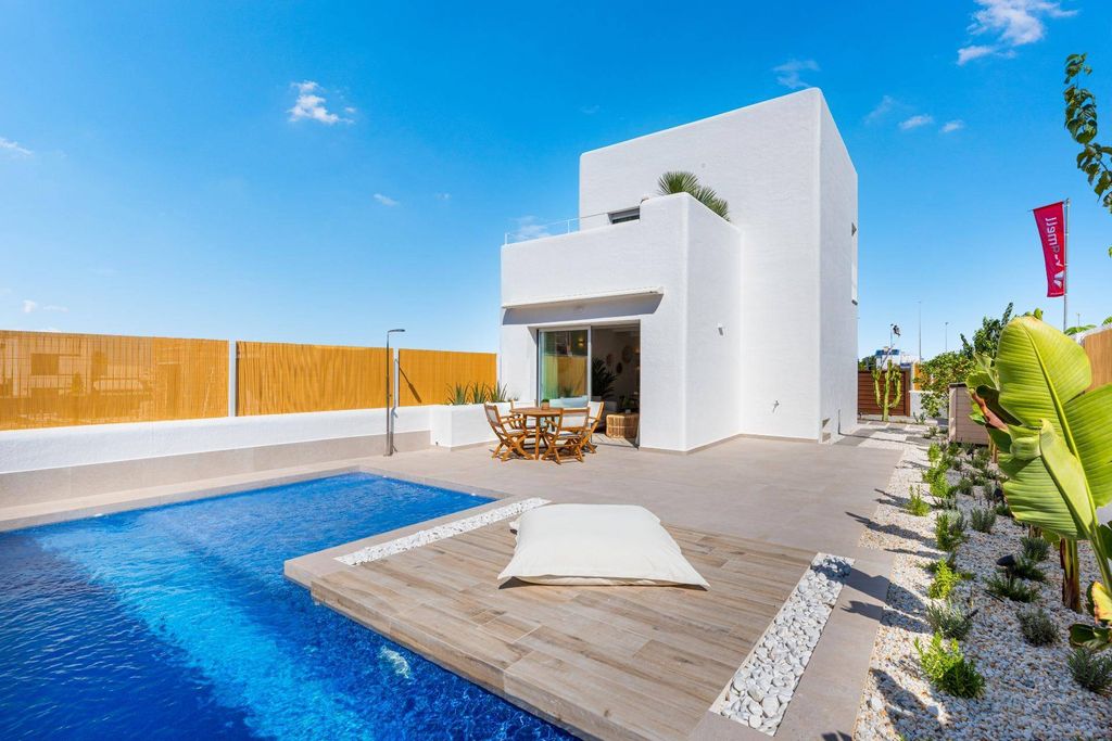 Luxury House for sale in Los Alcázares, 409 900 €, Photo 1