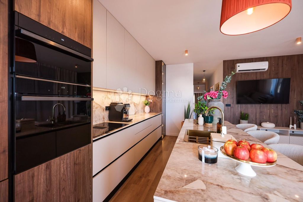 Luxury Apartment for sale in Zadar, 490 000 €, Photo 2