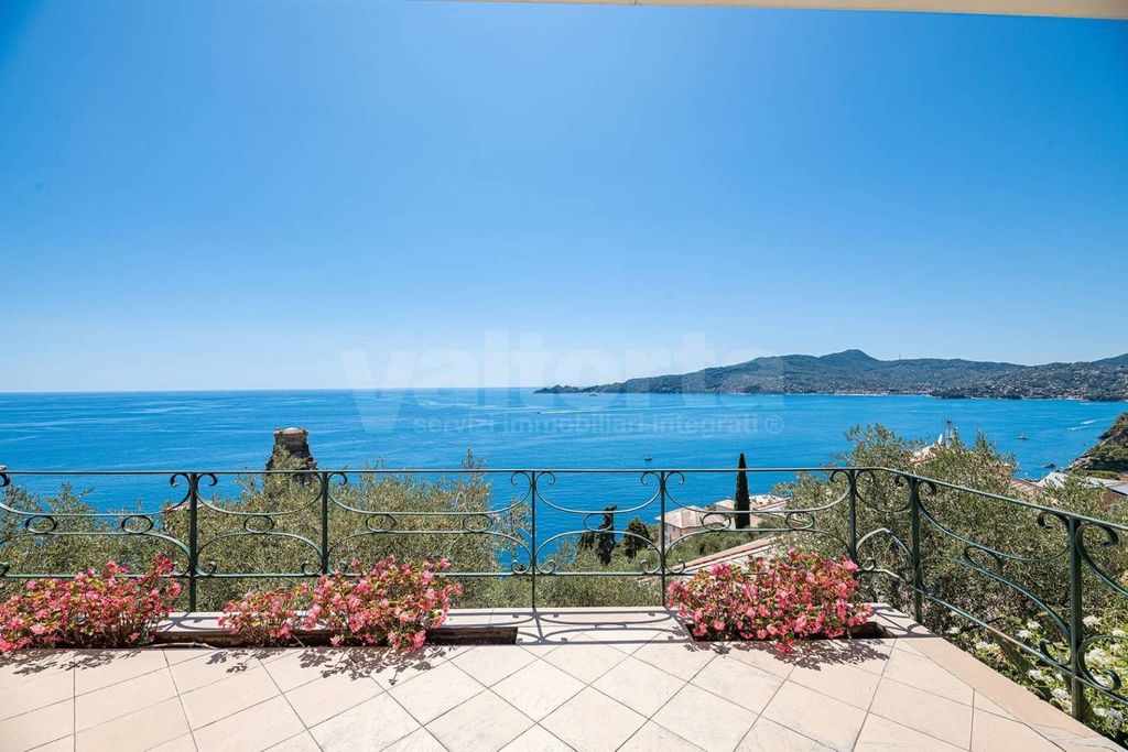 Luxury Apartment for sale in Zoagli, 890 000 €, Photo 1