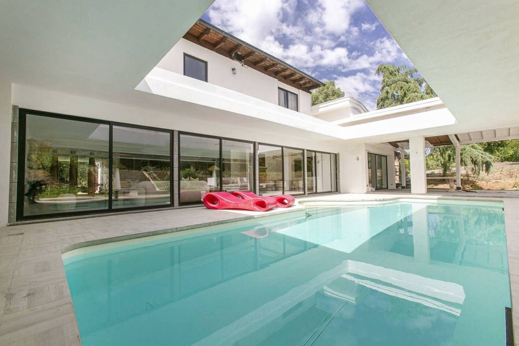 Luxury House for sale in Rome, 3 880 000 €, Photo 1