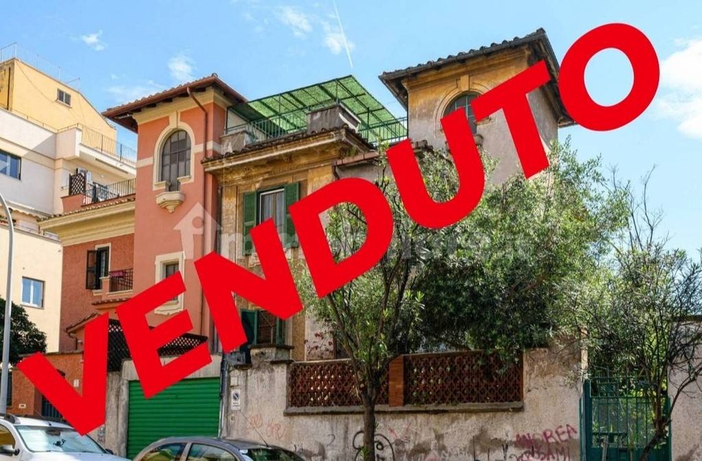 Luxury House for sale in Rome, 1 190 000 €, Photo 1