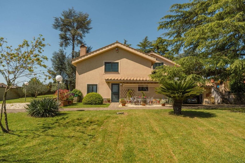 Luxury House for sale in Sacrofano, 770 000 €, Photo 1