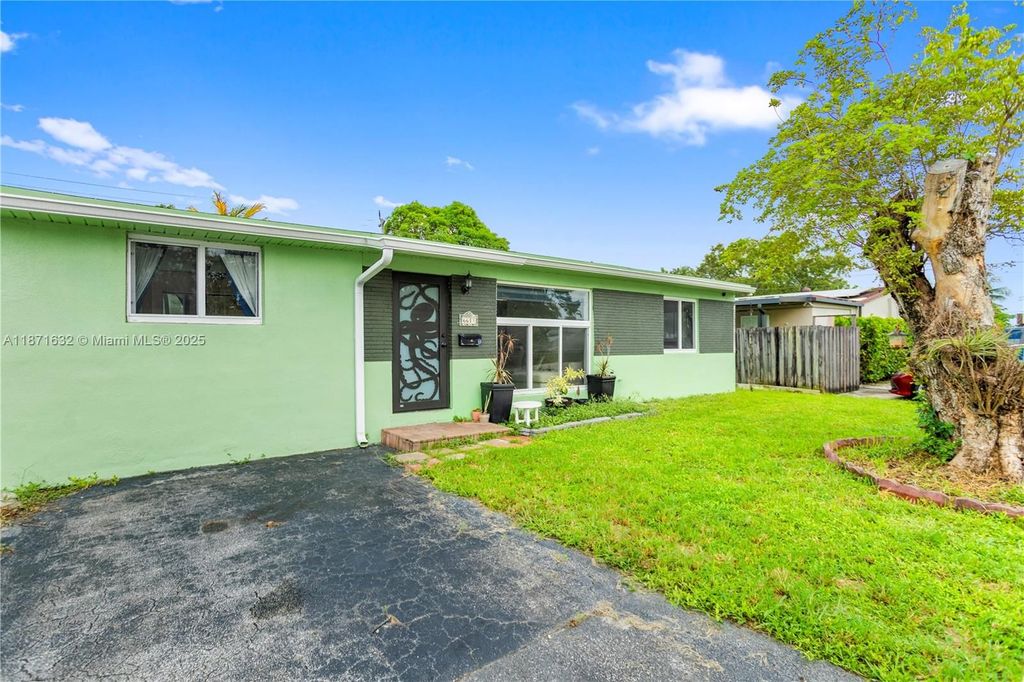 Luxury House for sale in Hollywood, 424 930 €, Photo 5