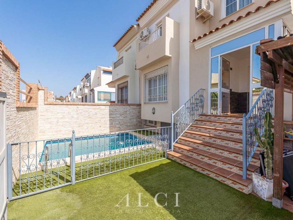 Luxury House for sale in Vélez-Málaga, 420 000 €, Photo 2