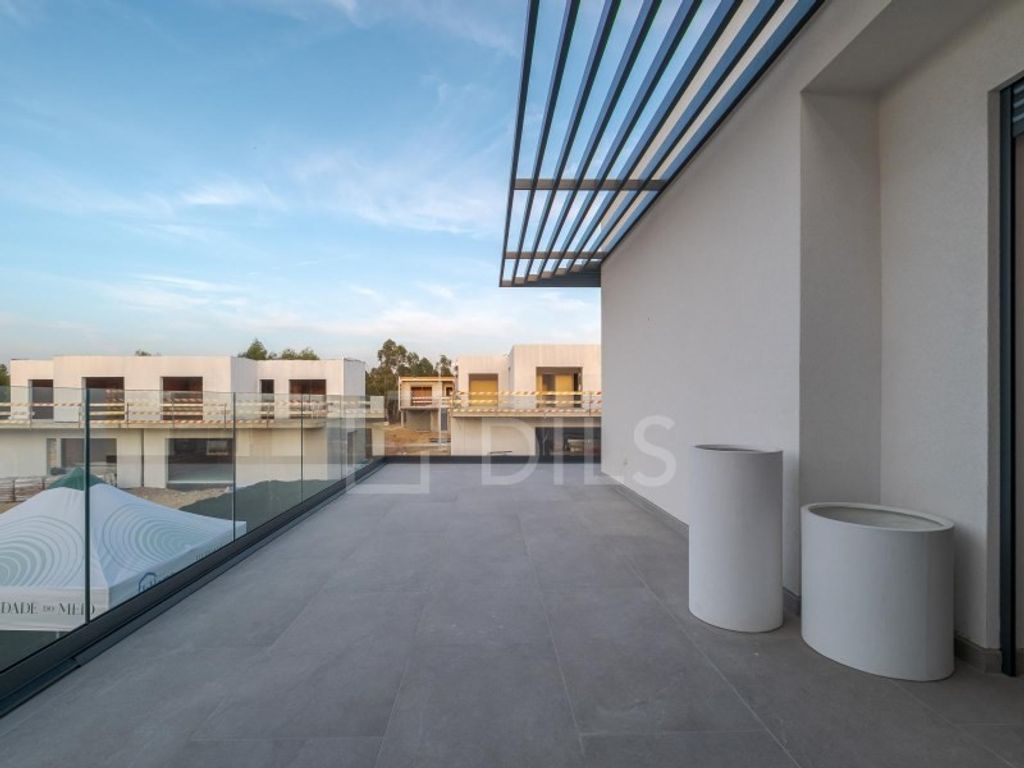 Luxury House for sale in Seixal, 695 000 €, Photo 1