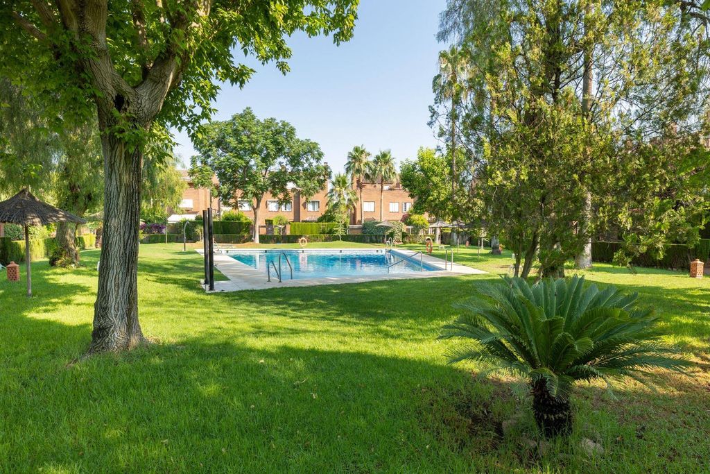 Maison de luxe à vendre à Granada, 950 000 €, Photo 1