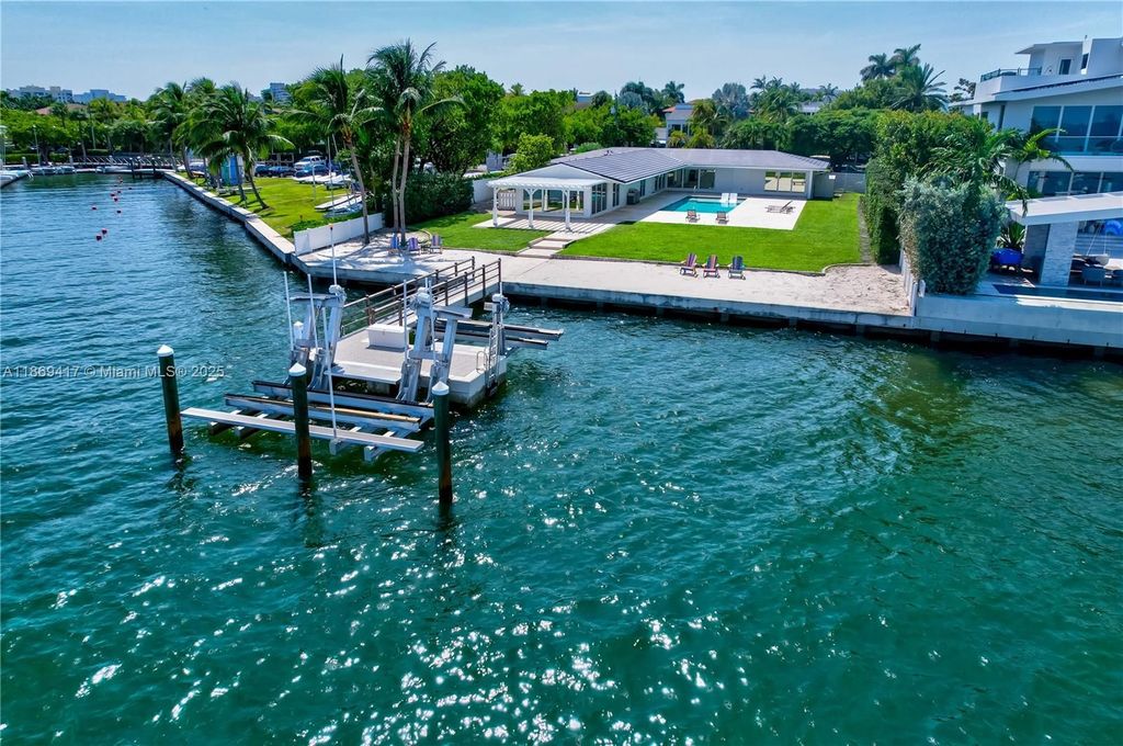 Maison de luxe à vendre à Key Biscayne, 22 143 598 €, Photo 1