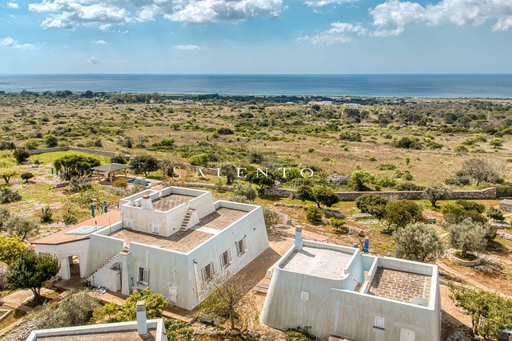 Luxury House for sale in Salve, 930 000 €, Photo 1
