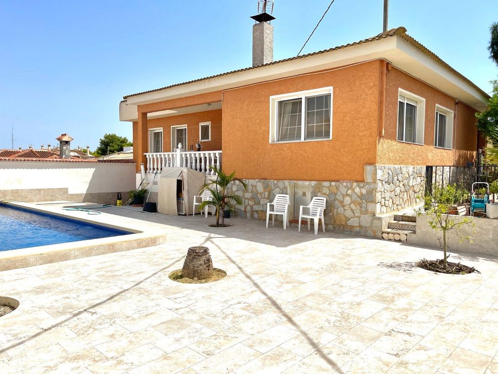 Luxury House for sale in Benijofar, 416 000 €, Photo 1