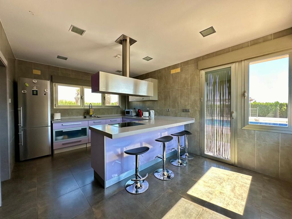 Luxury House for sale in Yecla, 499 000 €, Photo 5