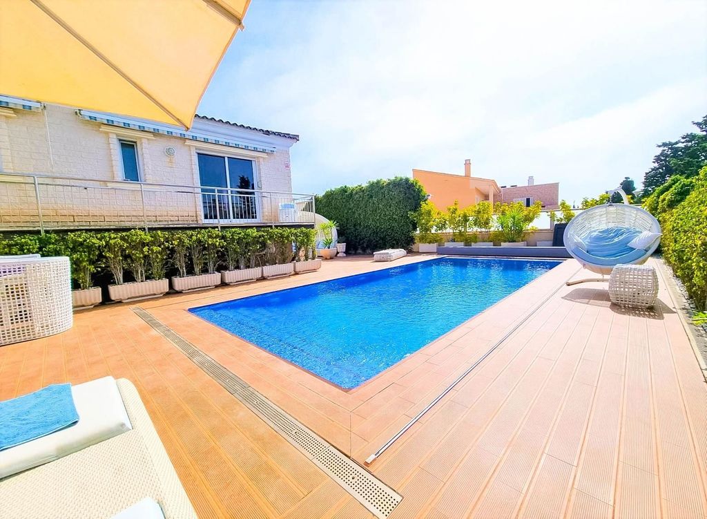 Luxury House for sale in Torrevieja, 1 170 000 €, Photo 1