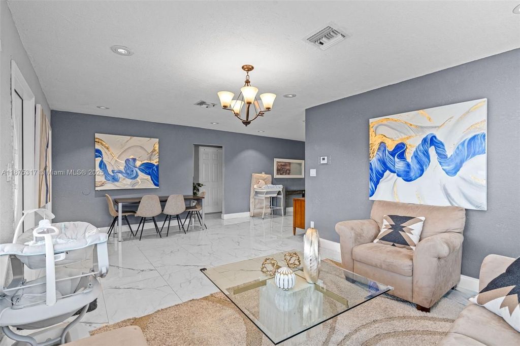 Luxury House for sale in Hollywood, 505 624 €, Photo 6