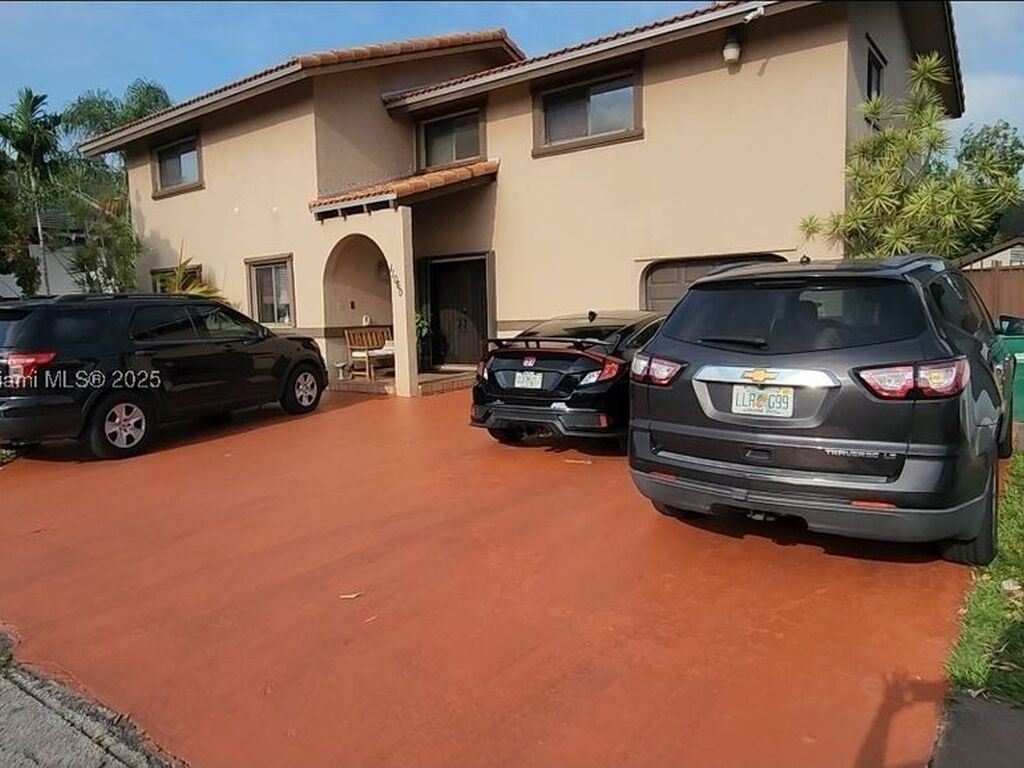 Luxury House for sale in Miami, 576 481 €, Photo 1