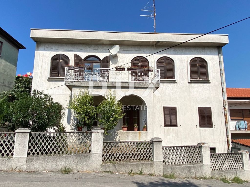 Luxury House for sale in Rijeka, 520 000 €, Photo 1