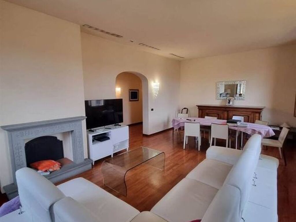 Luxury Apartment for sale in Florence, 980 000 €, Photo 2