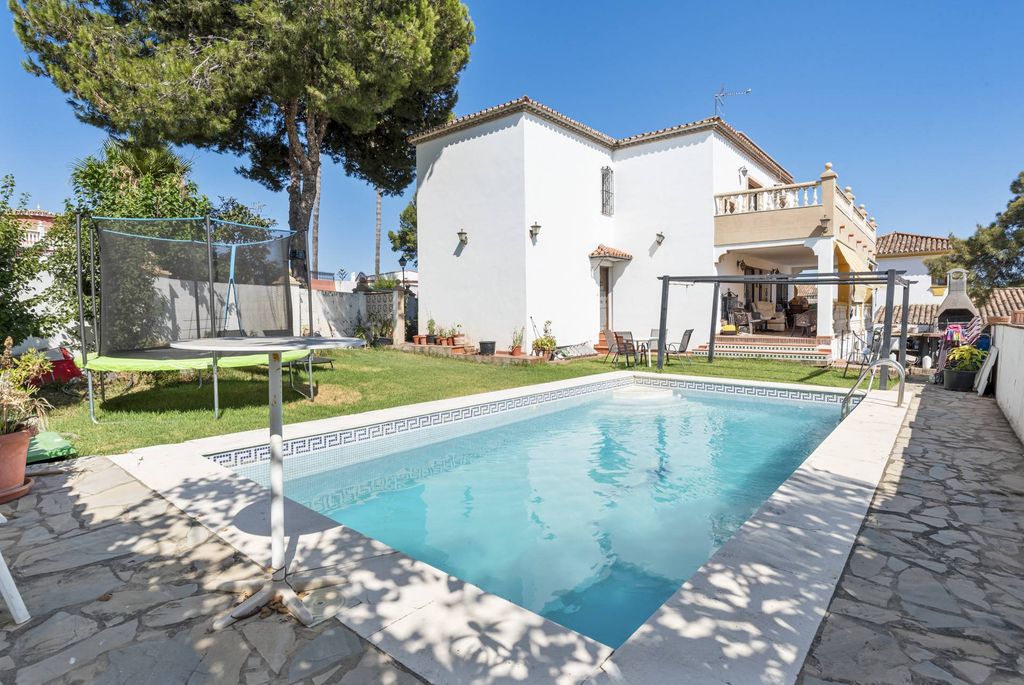 Maison de luxe à vendre à Estepona, 995 000 €, Photo 1