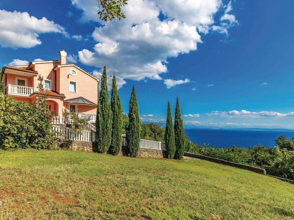 Maison de luxe à vendre à Opatija, 1 040 000 €, Photo 1
