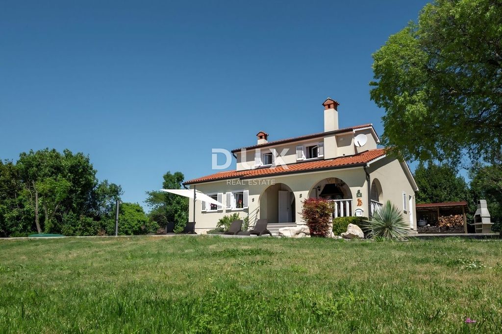 Luxury House for sale in Labin, 490 000 €, Photo 2