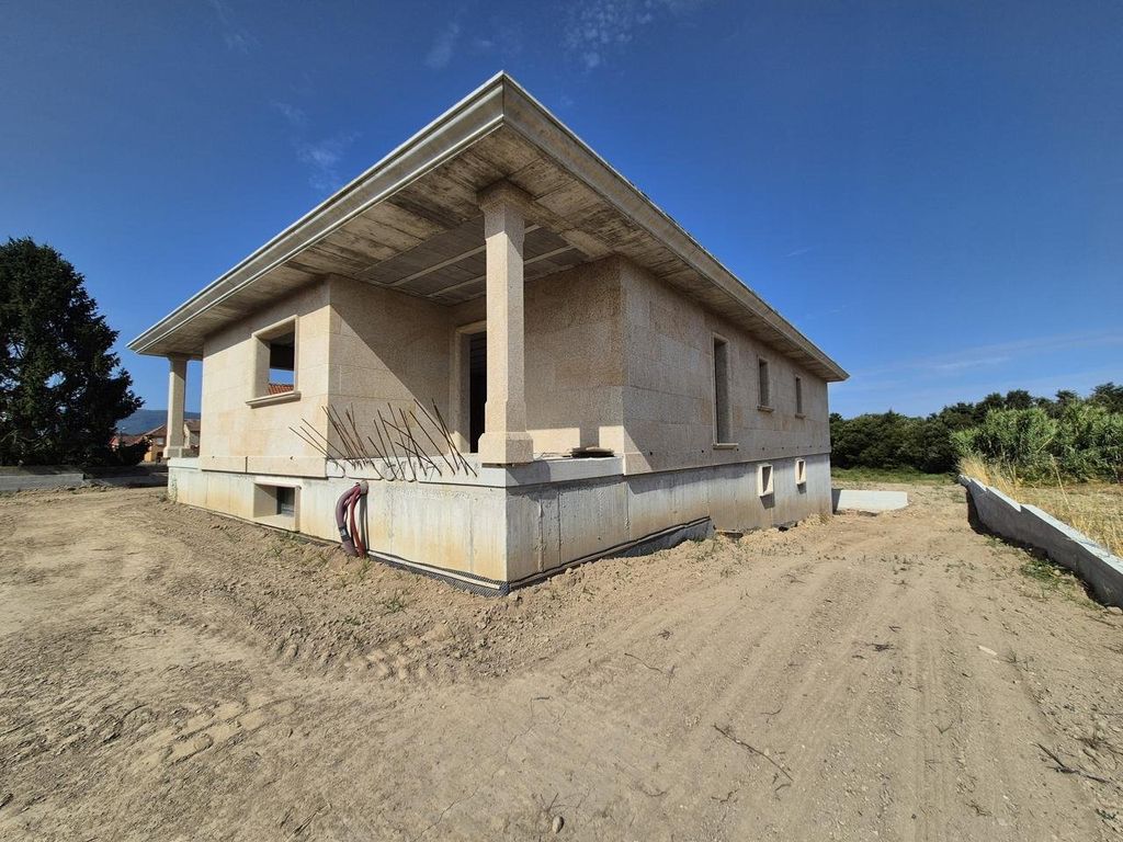 Maison de luxe à vendre à Nigrán, 500 000 €, Photo 2