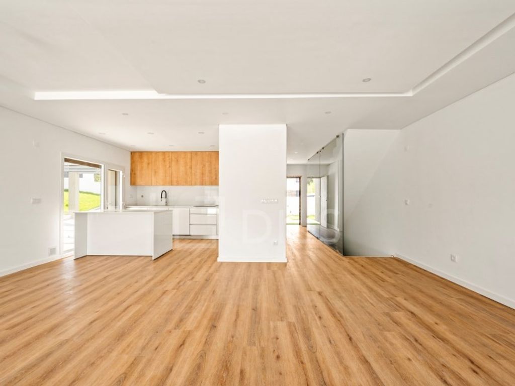 Maison de luxe à vendre à Charneca de Caparica, 750 000 €, Photo 1