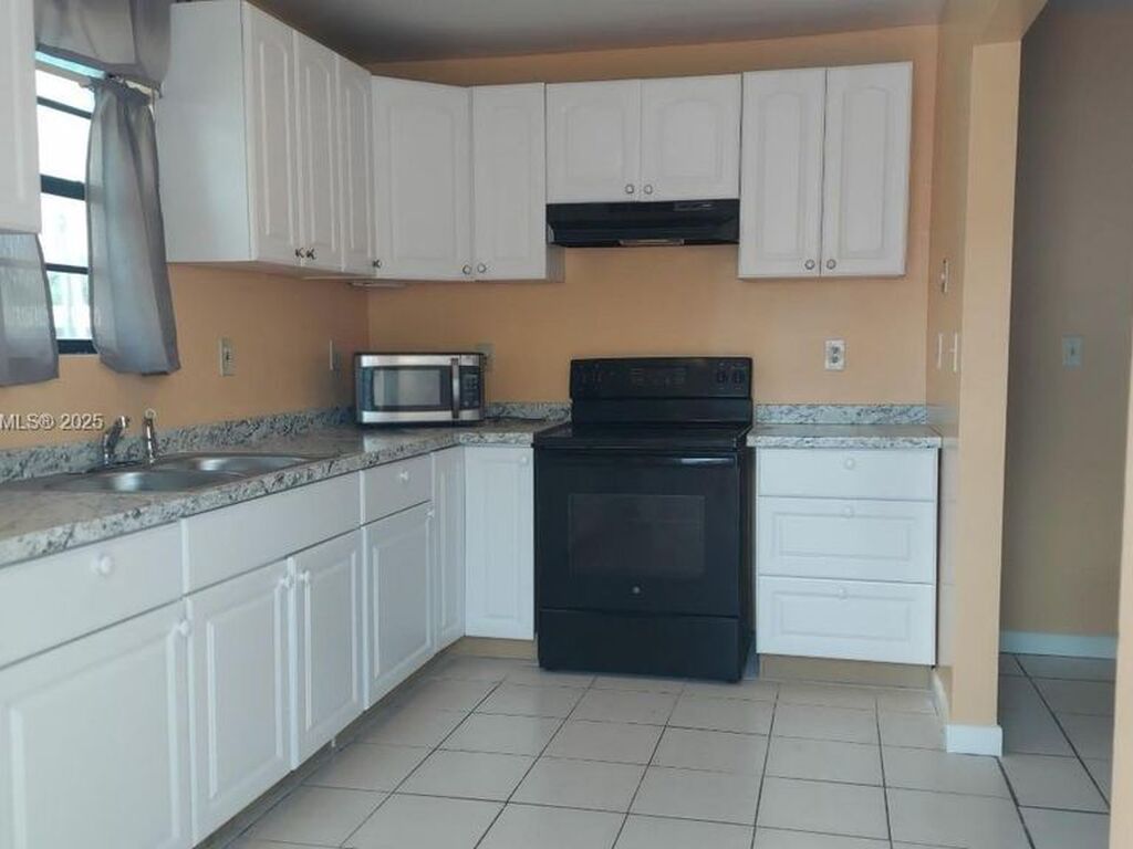 Luxury House for sale in Hollywood, 425 924 €, Photo 2