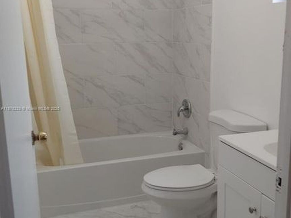 Luxury House for sale in Hollywood, 425 924 €, Photo 4