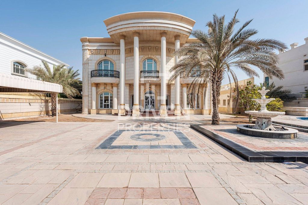 Maison de luxe à vendre à Dubai, 3 486 215 €, Photo 1