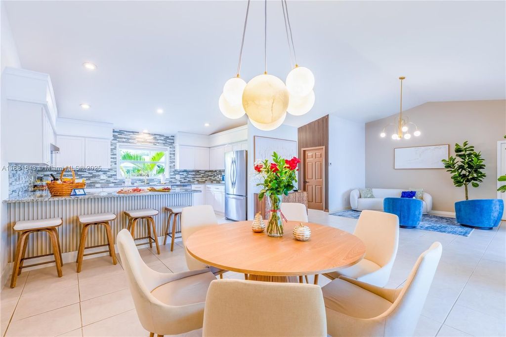 Luxury House for sale in Cape Coral, 451 720 €, Photo 5