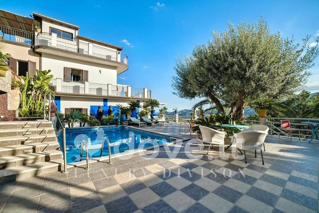 Luxury House for sale in Graniti, 790 000 €, Photo 1