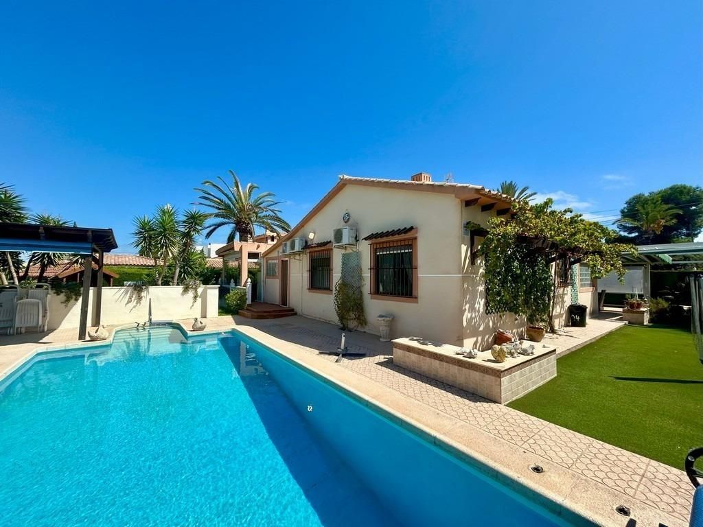 Maison de luxe à vendre à Cabo Roig, 790 000 €, Photo 2
