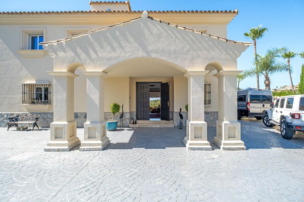 Luxury House for sale in Marbella, 3 695 000 €, Photo 3