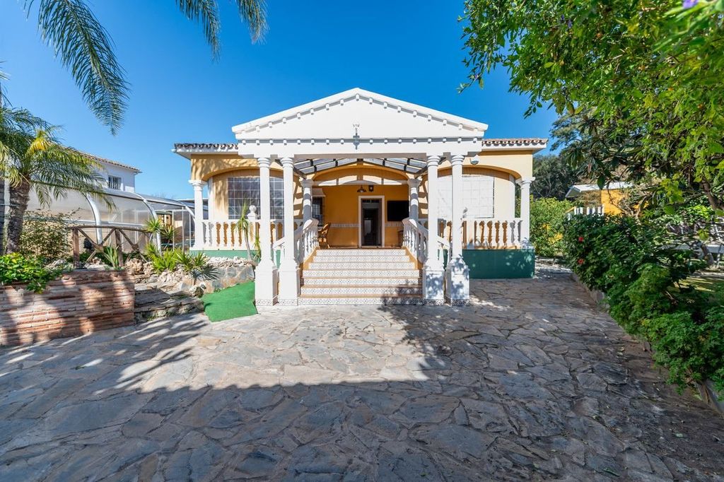 Luxury House for sale in Marbella, 1 300 000 €, Photo 2