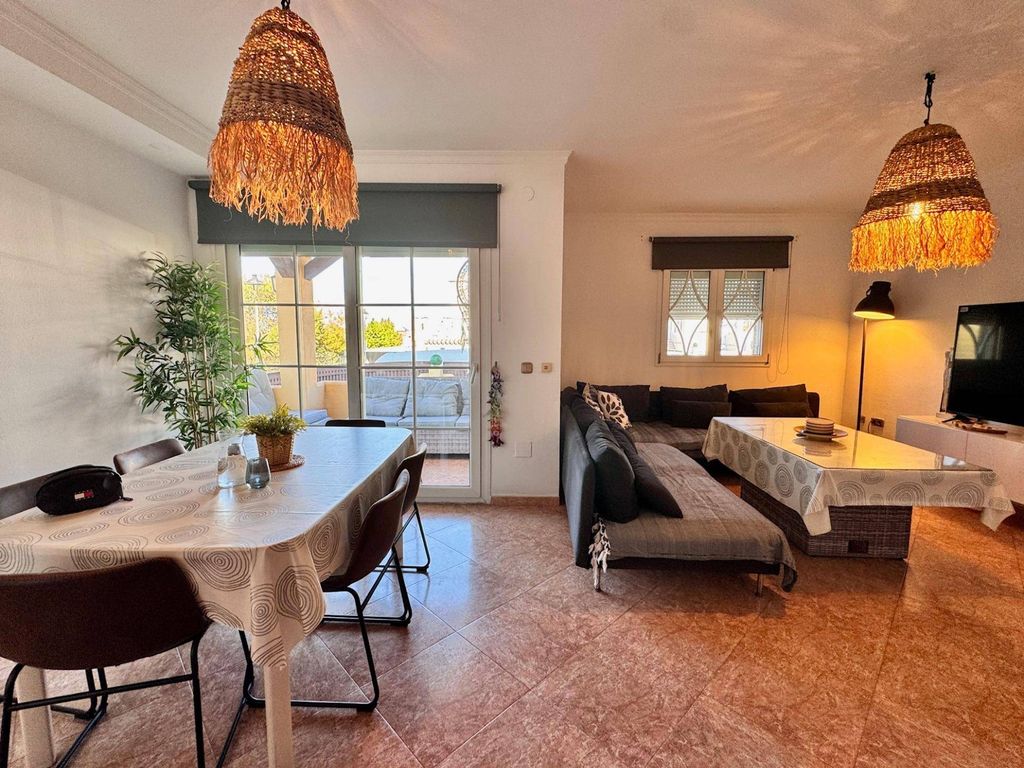 Luxury House for sale in Alhaurín de La Torre, 590 000 €, Photo 3